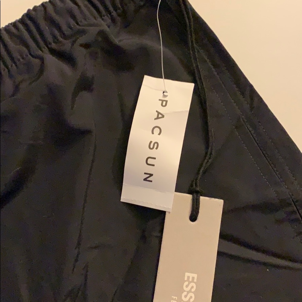 Shorts - Picture 4 of 5